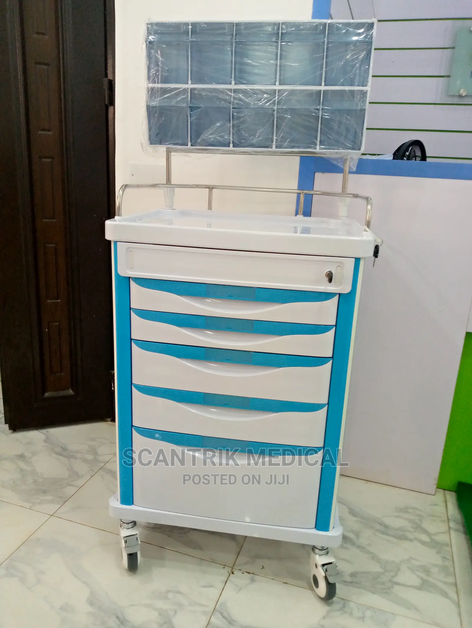 Stainless Steel Medicine Trolley