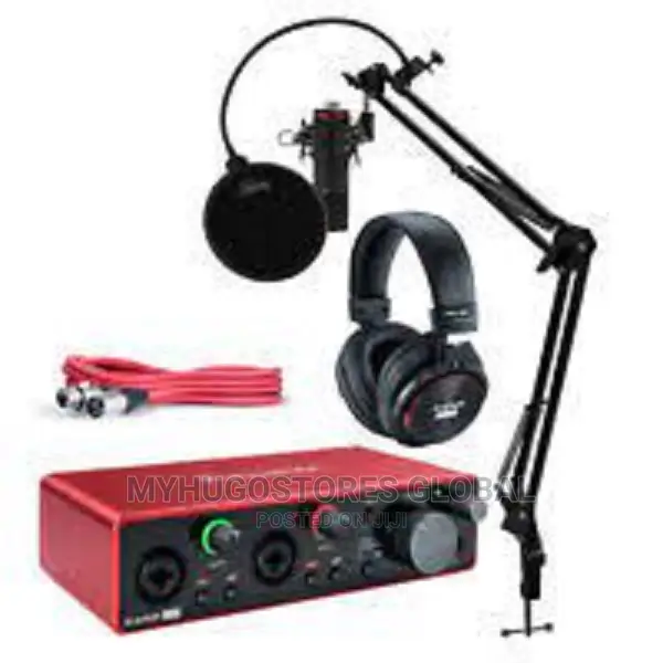 Focusrite Scarlet Solo Studio With Microphone Arm Stand