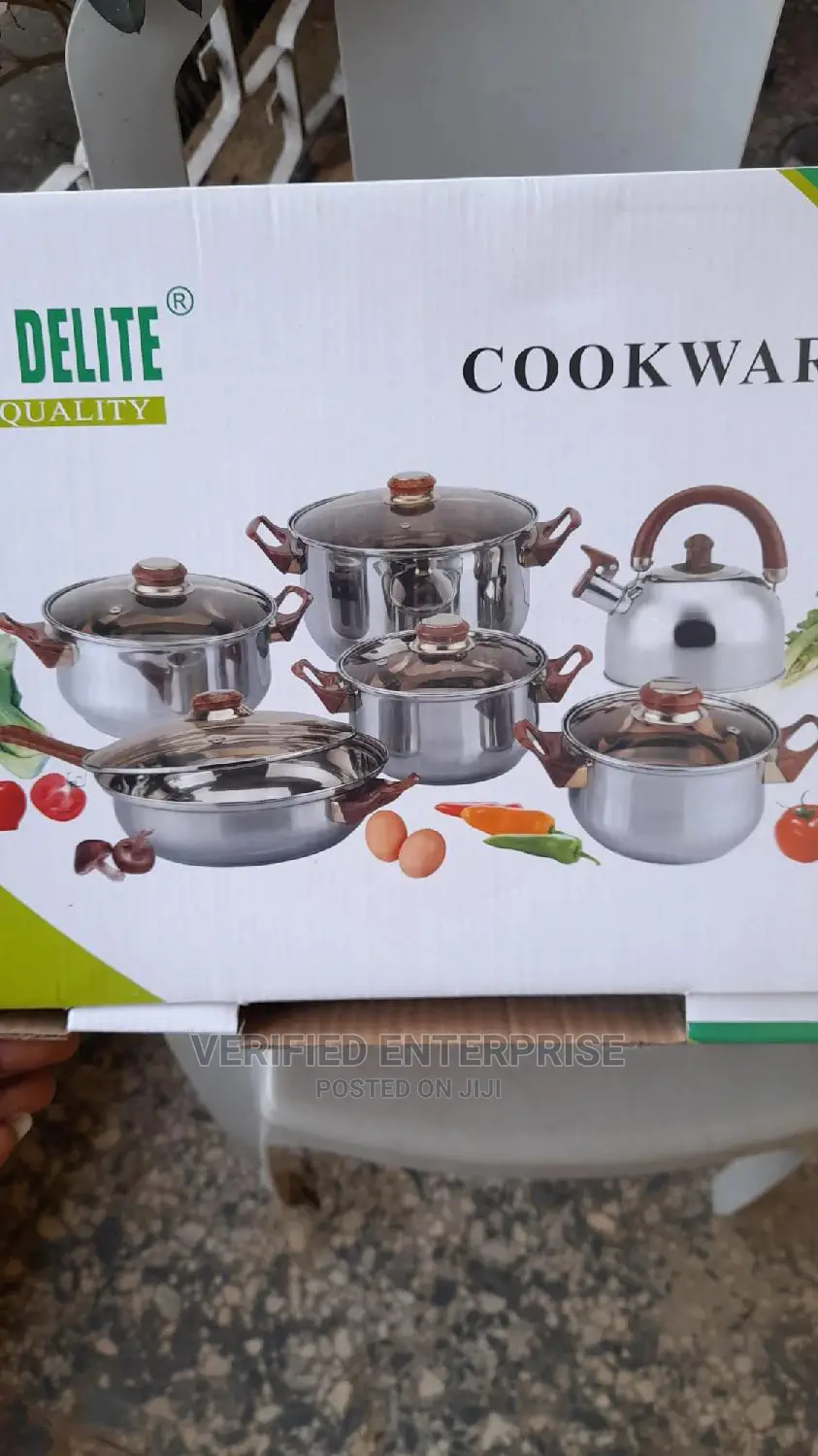 Stainless Set of Cooking Pots With Fry Pan and Kettle