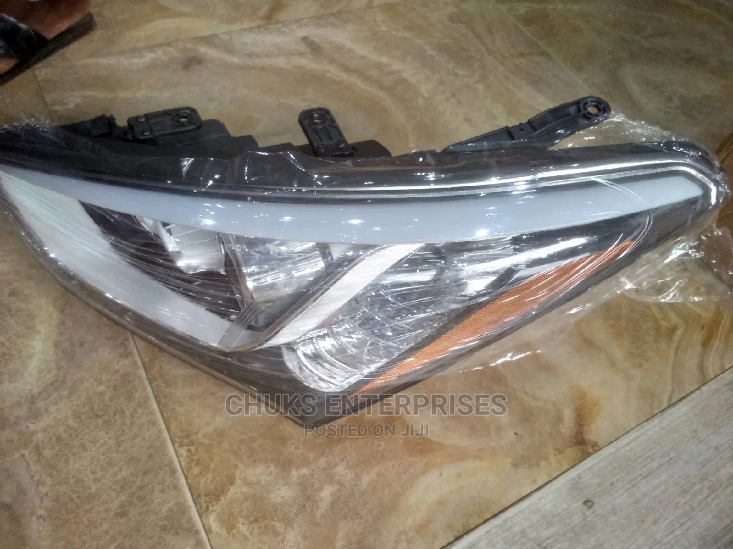 Hyundai Santafe 2012 Headlight