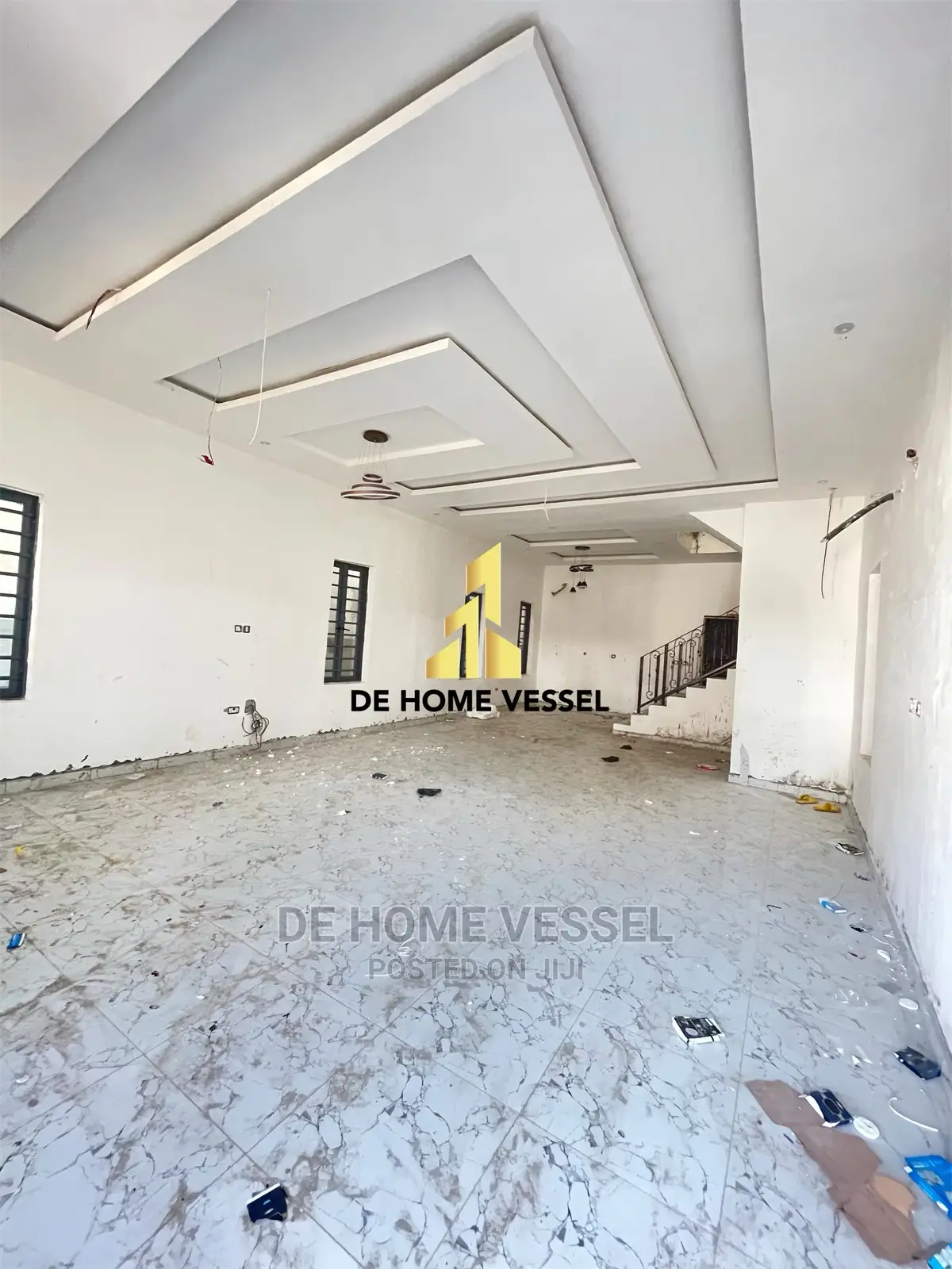 5bdrm Duplex in Chevron for Sale