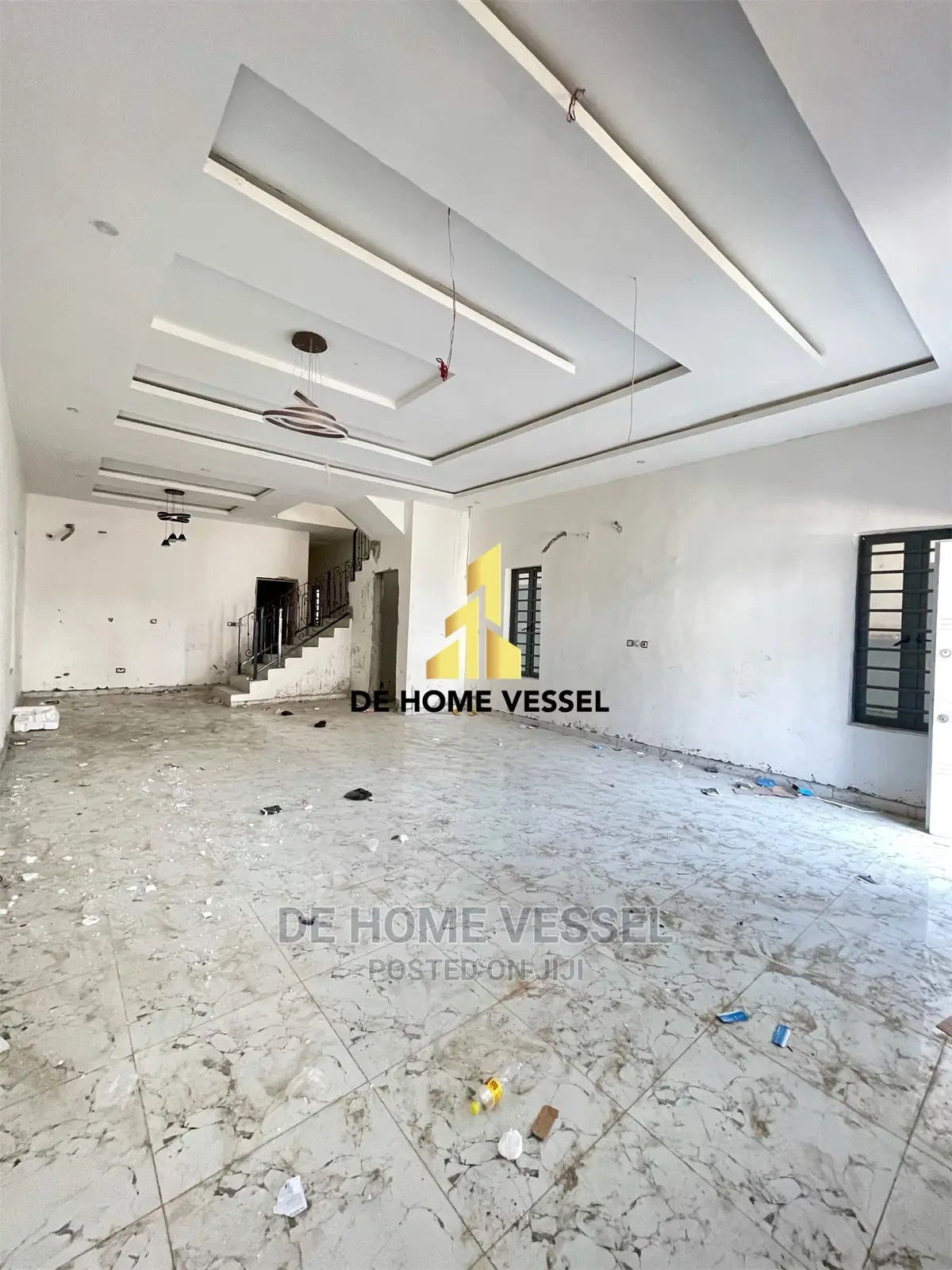 5bdrm Duplex in Chevron for Sale