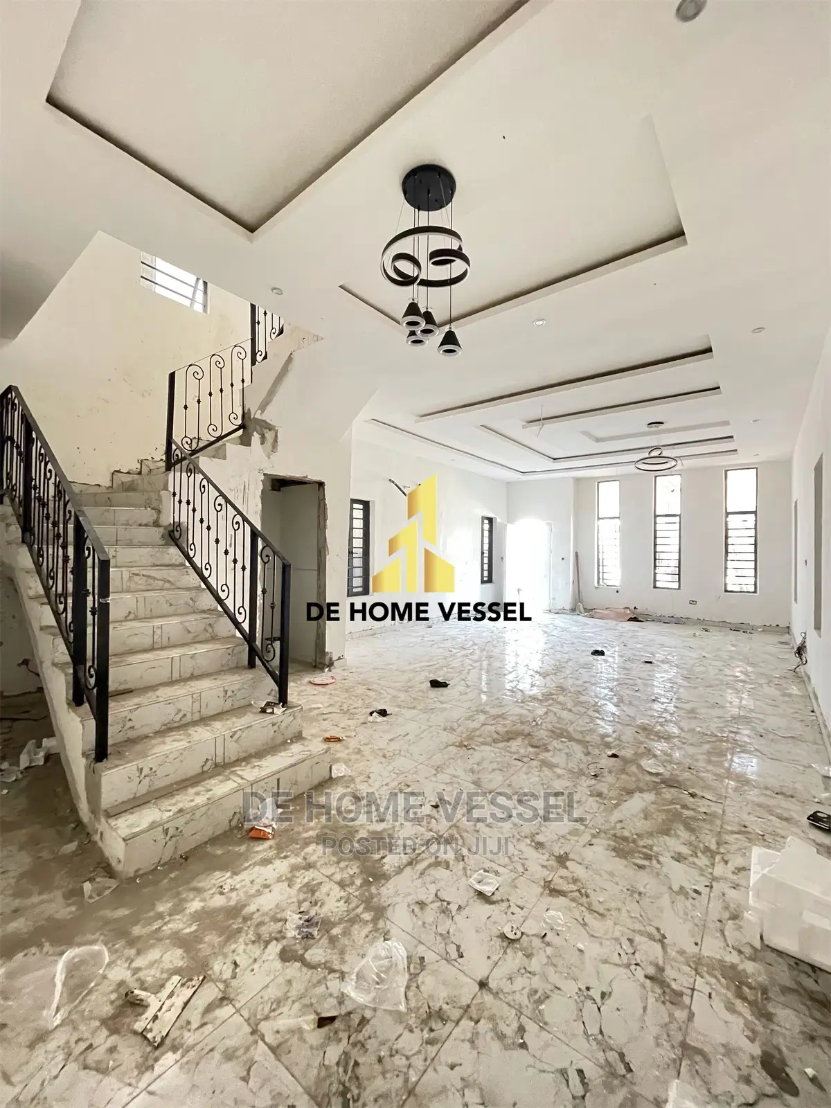 5bdrm Duplex in Chevron for Sale