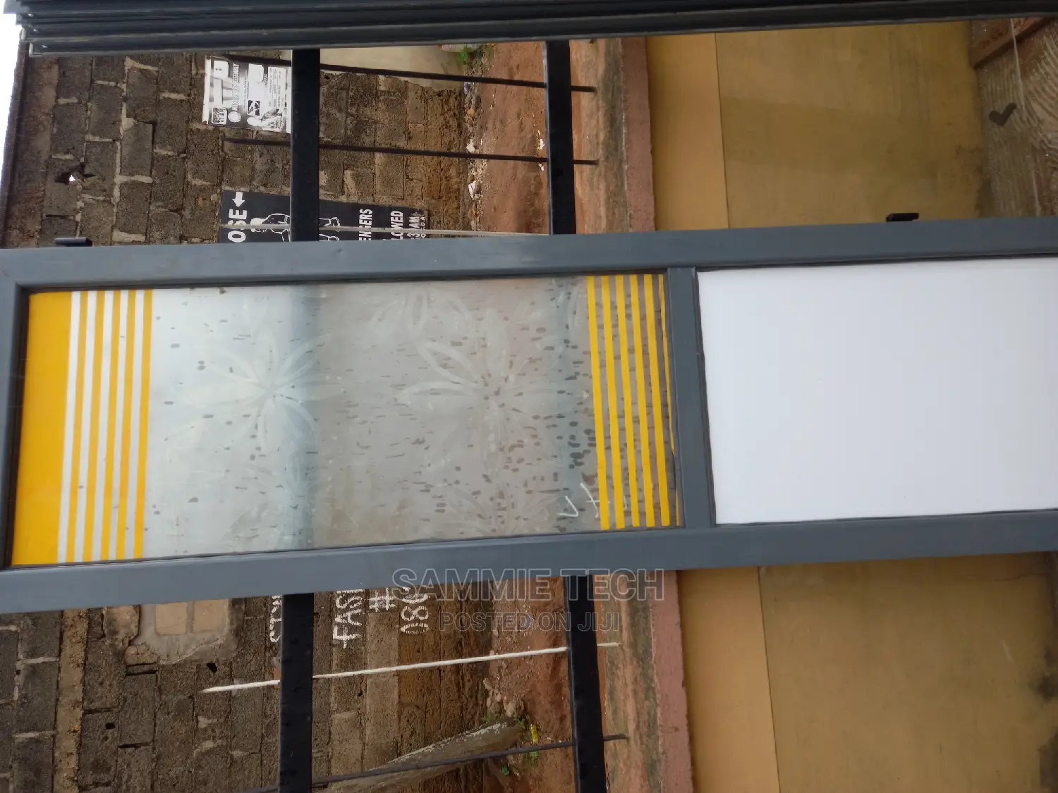 Aluminium Toilet Door With Standard Material and Frost Glass