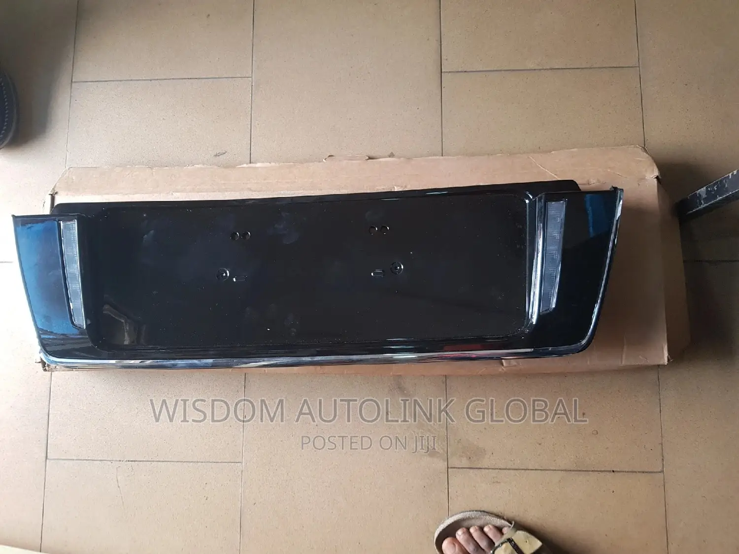 Back Plate Number Dish With Chrome For Lexus Lx570 2019/20