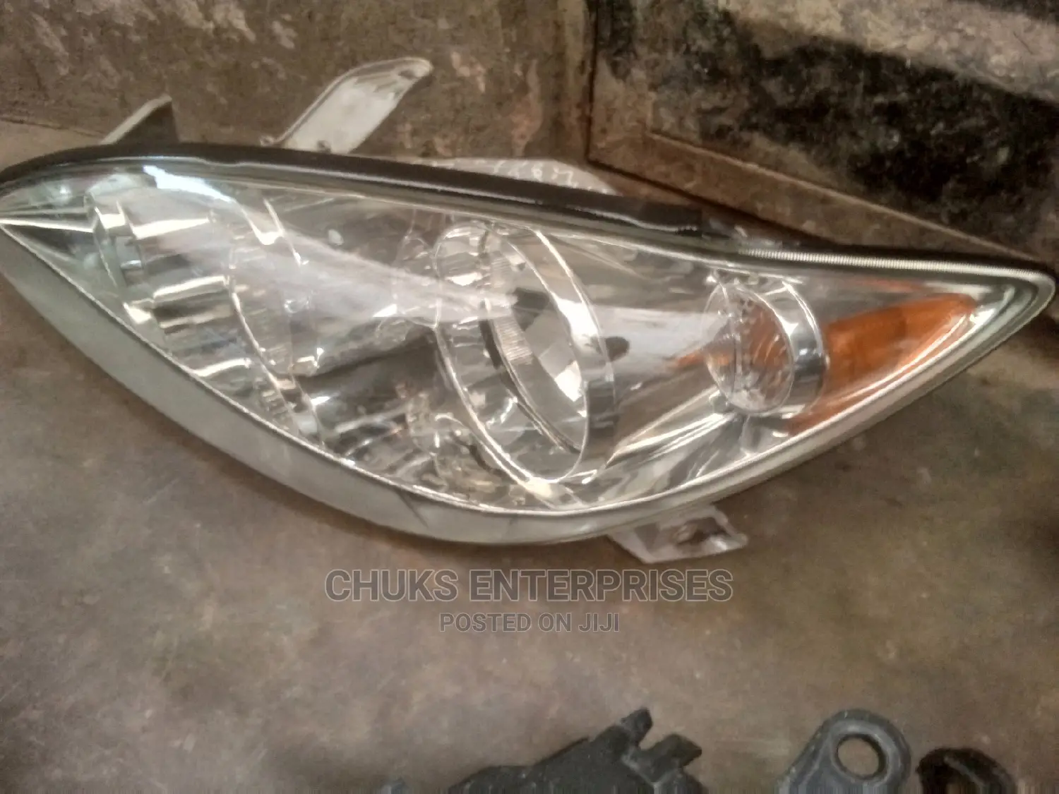Toyota Camry 2004 Headlight