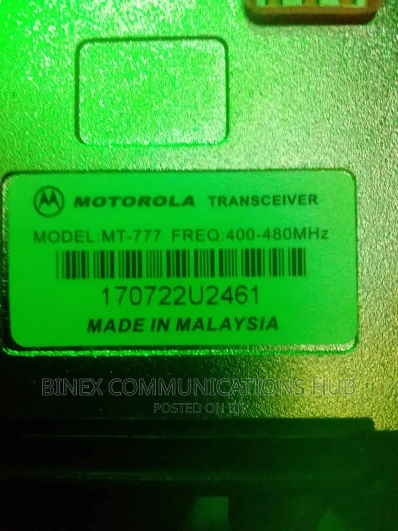 Motorola MT777 UHF Radio