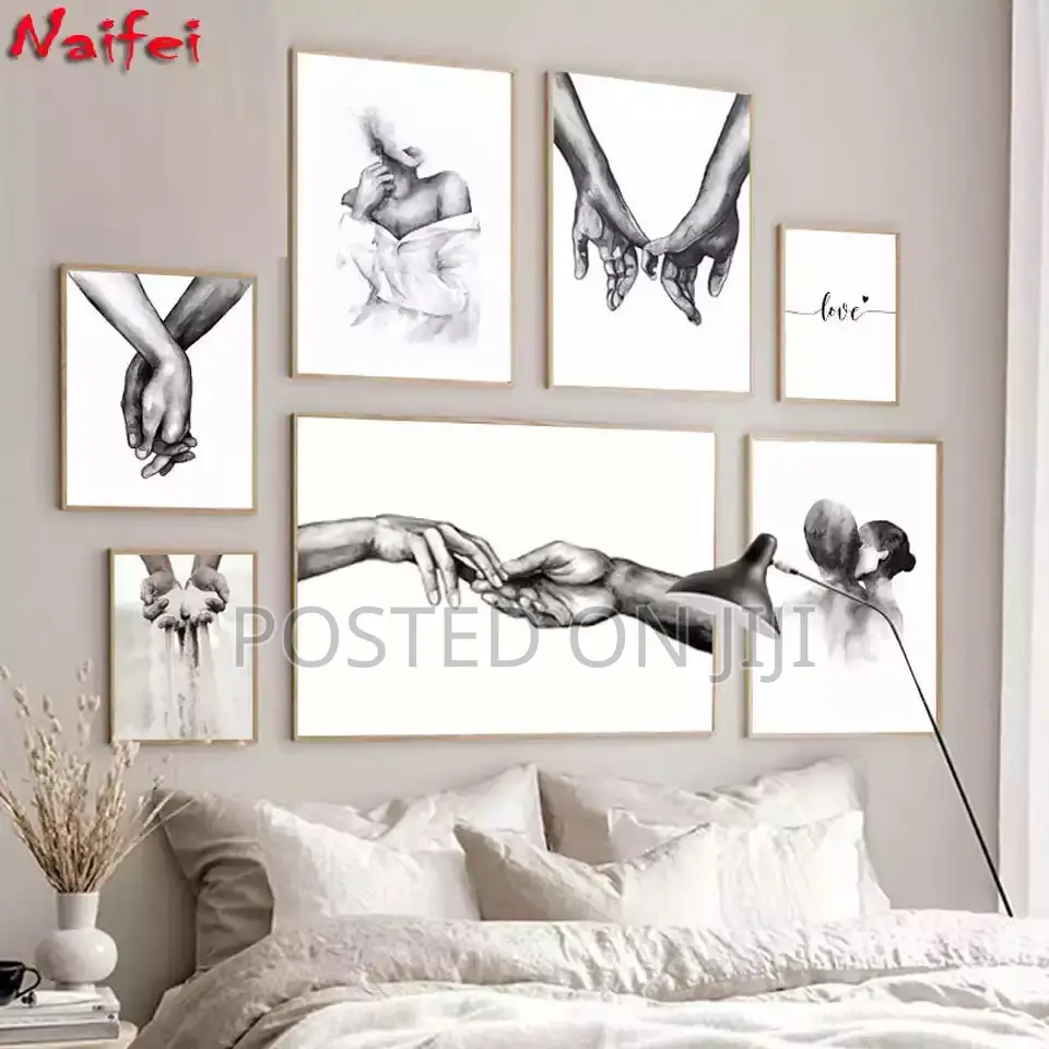 Black White Romantic Hand in Hand Diamond Painting