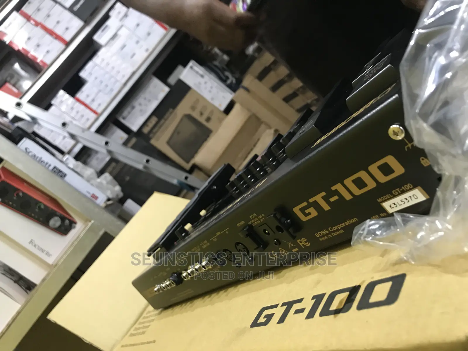 Boss GT 100 Guitar Effect Pedal