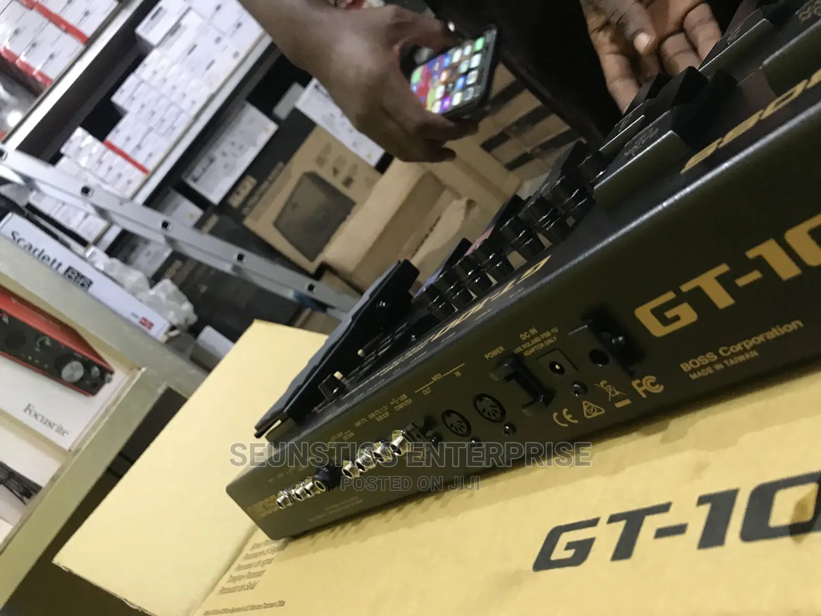 Boss GT 100 Guitar Effect Pedal