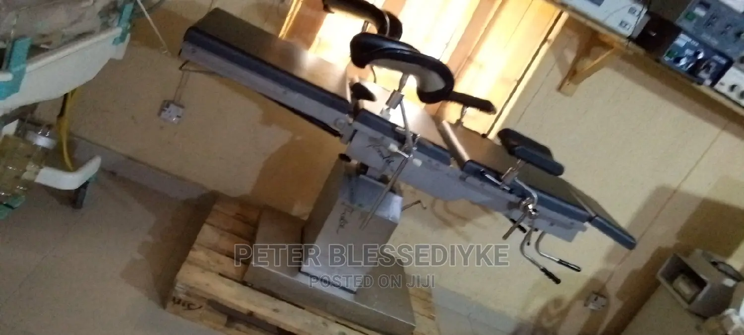 Schmitz Medi-Matic Operating Table