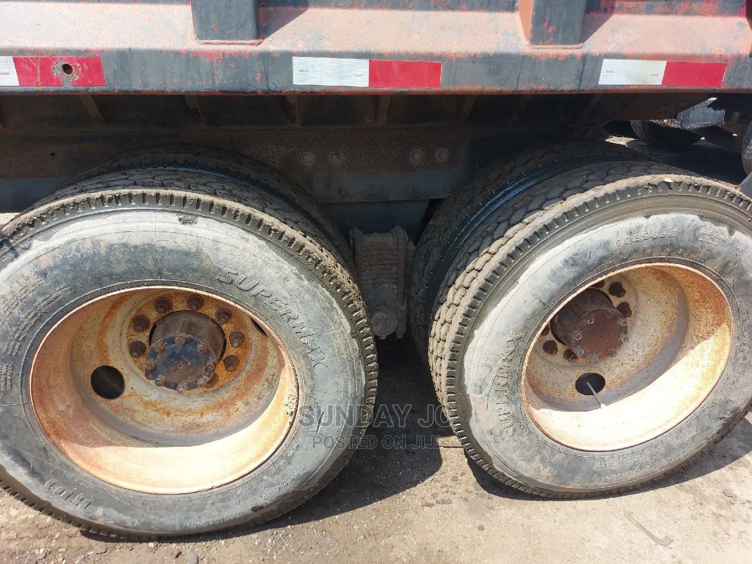 Mack Ten Tyres Dump Truck 1996 White