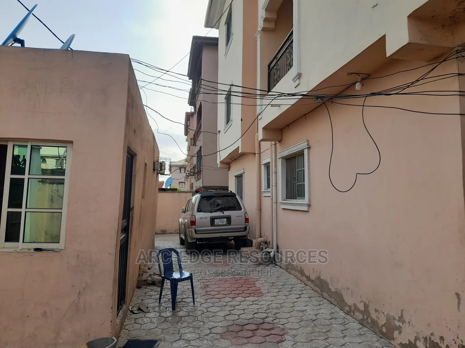 3bdrm Block of Flats in Ago Palace for sale