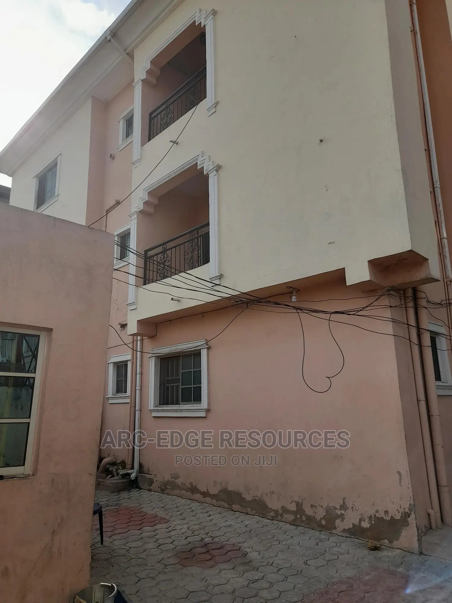 3bdrm Block of Flats in Ago Palace for sale