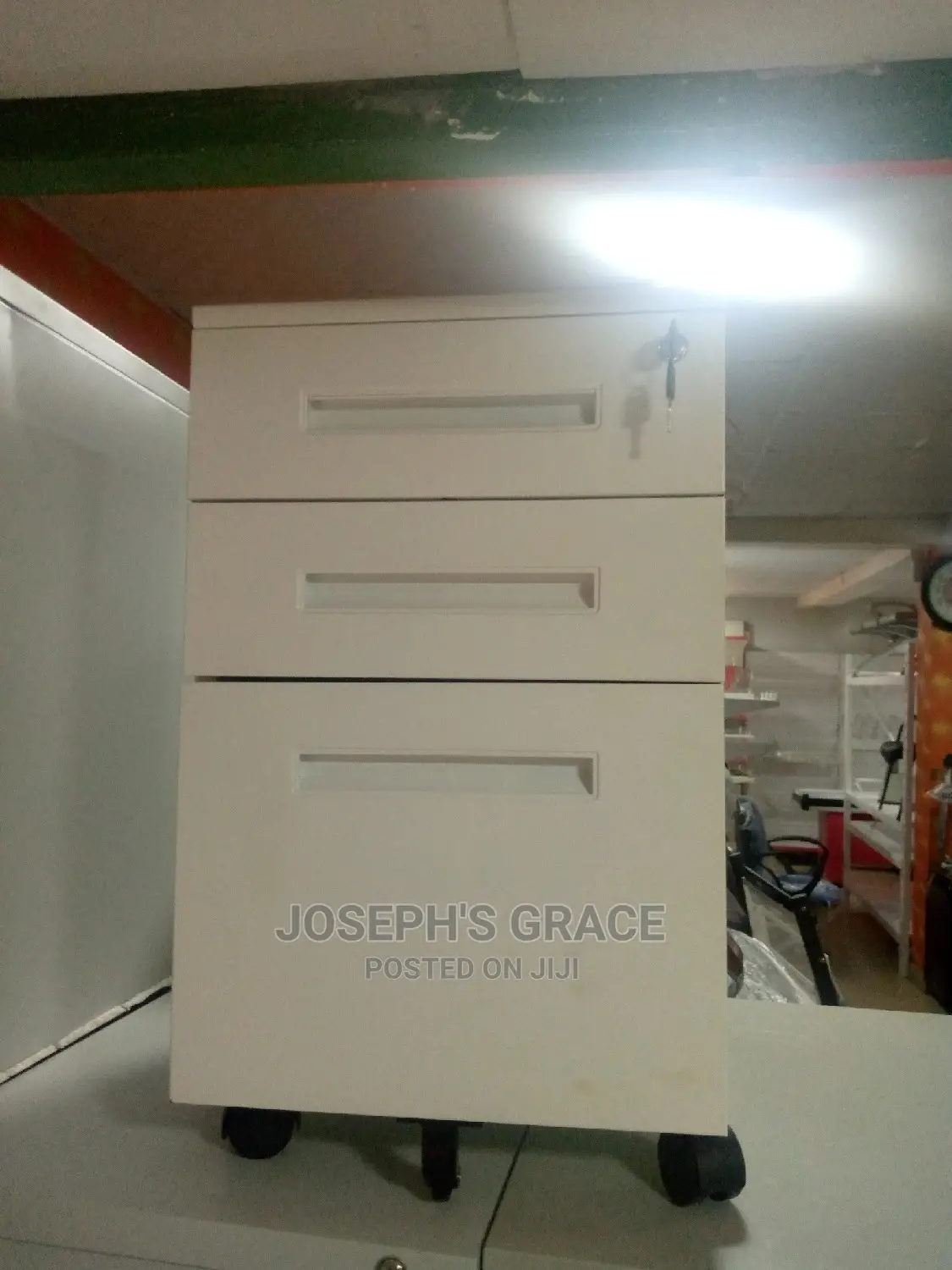 3 Drawer Mobile Filling Cabinet (25kg)