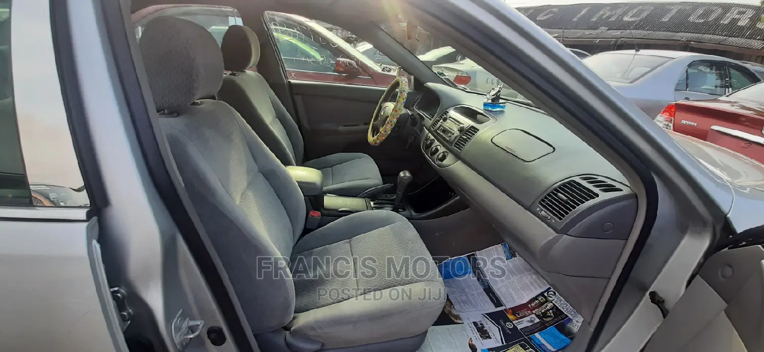 Toyota Camry LE 4dr Sedan (2.4L 4cyl 4A) 2004 Silver