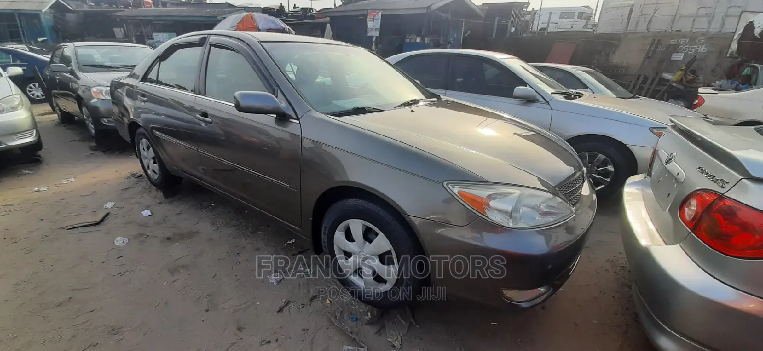 Toyota Camry XLE 4dr Sedan (2.4L 4cyl 4A) 2004 Gray