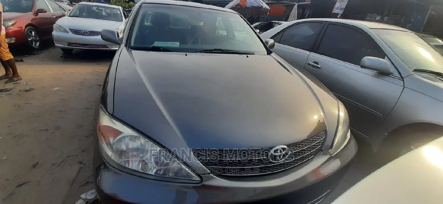 Toyota Camry XLE 4dr Sedan (2.4L 4cyl 4A) 2004 Gray