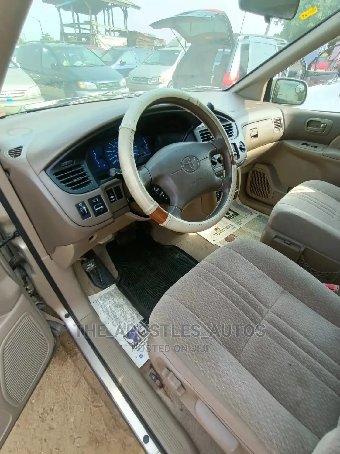 Toyota Sienna LE 2002 Gold
