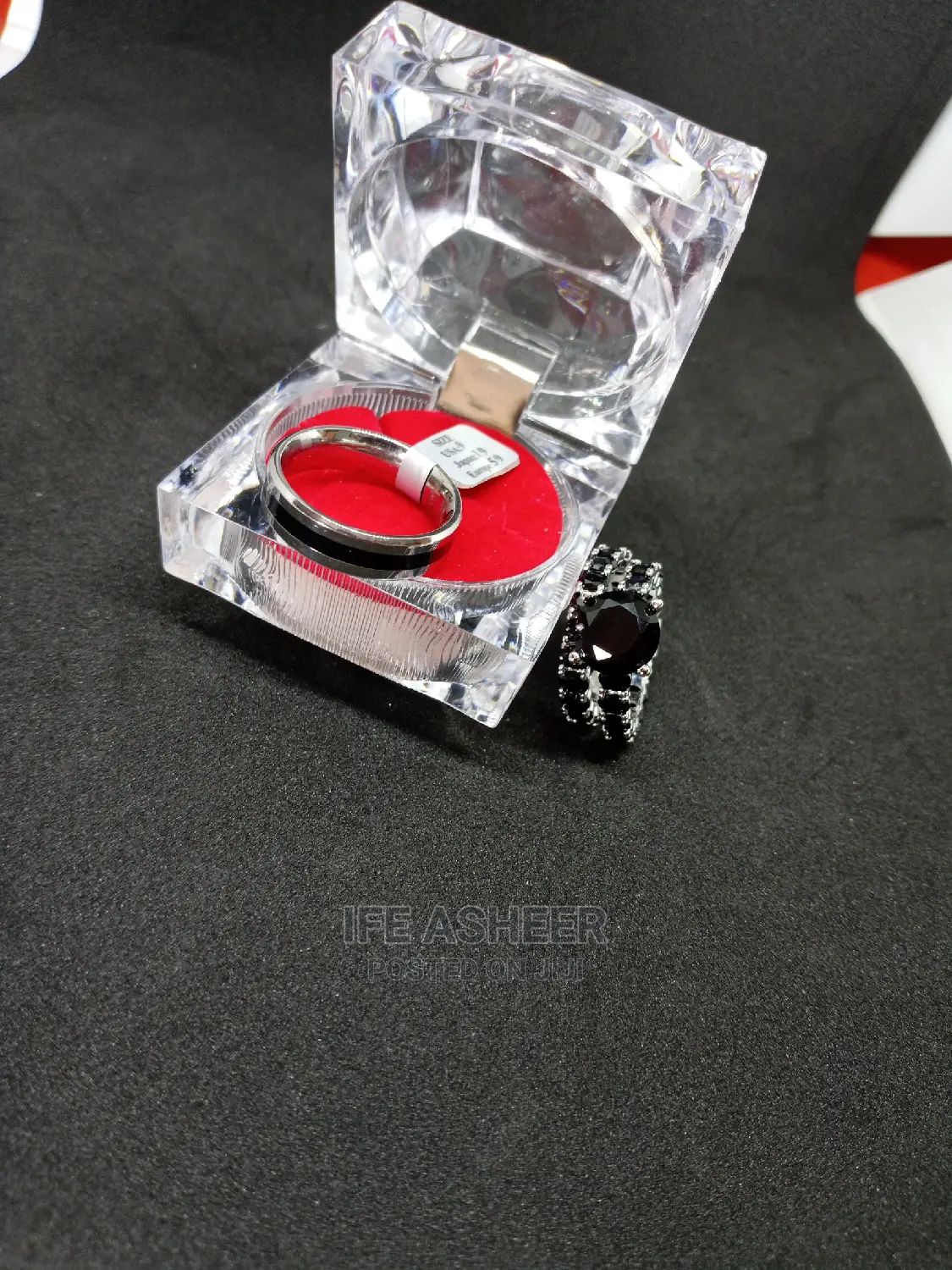 TLC Couples Black Set of Wedding Ring in a Box - Black