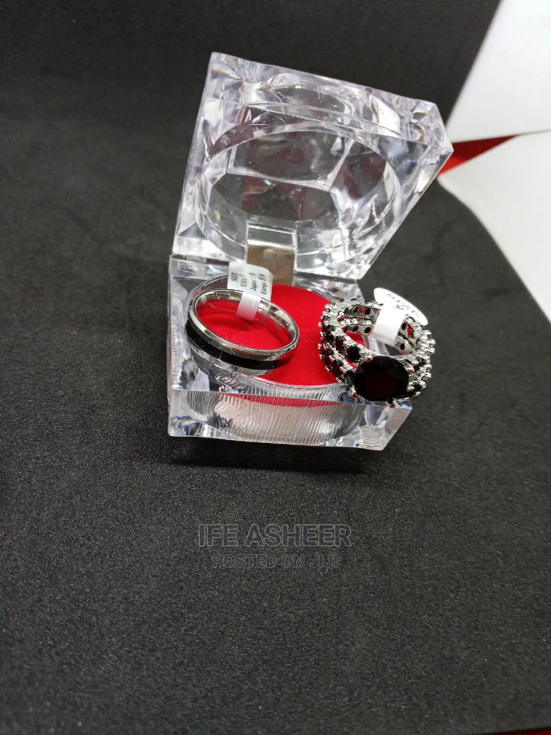 TLC Couples Black Set of Wedding Ring in a Box - Black
