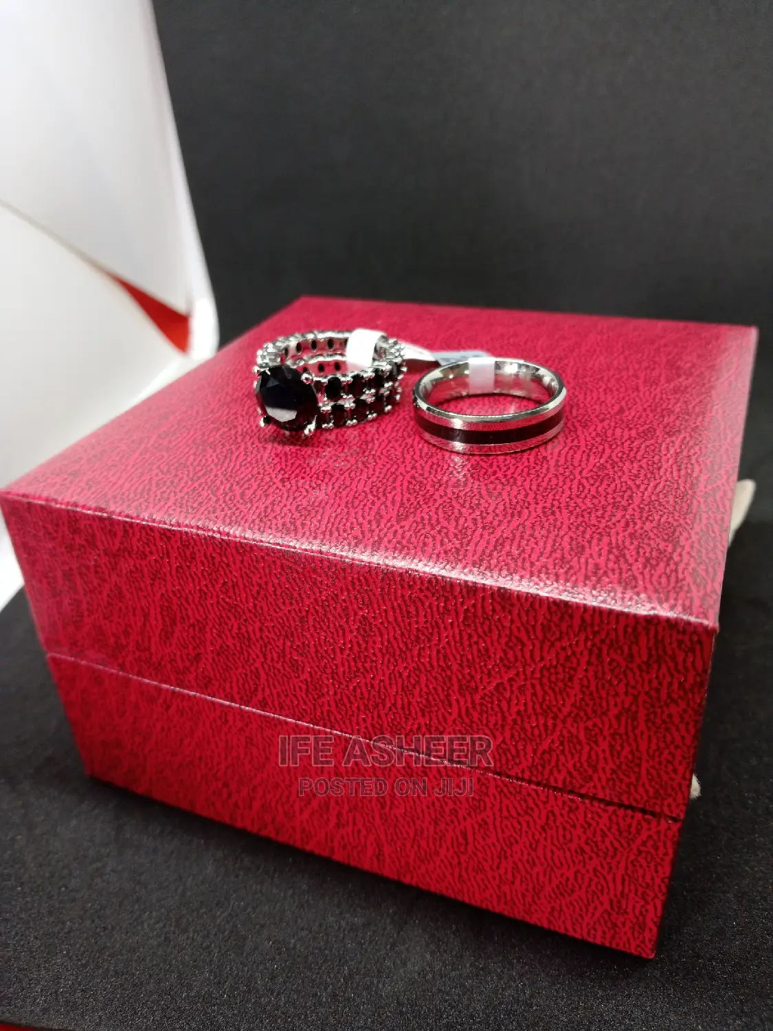 TLC Couples Black Set of Wedding Ring in a Box - Black