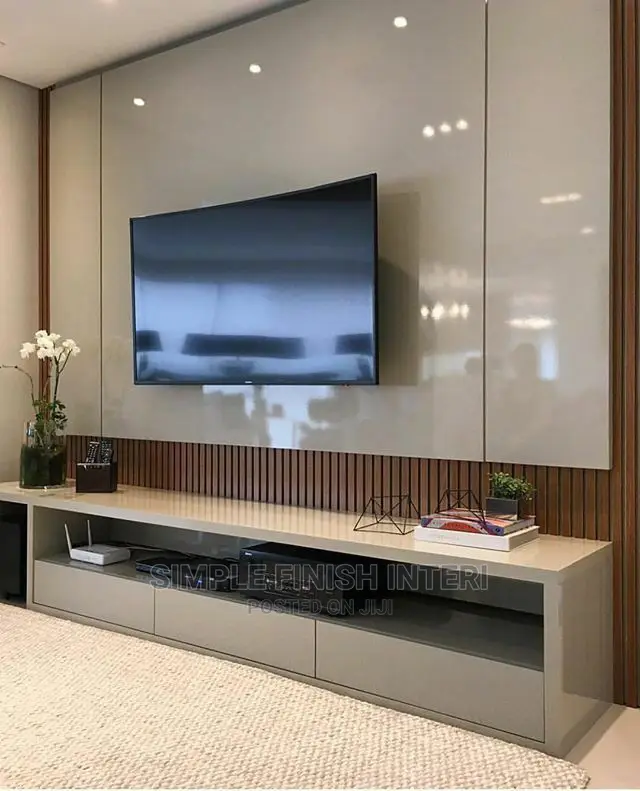Wooden Finishing TV Stand