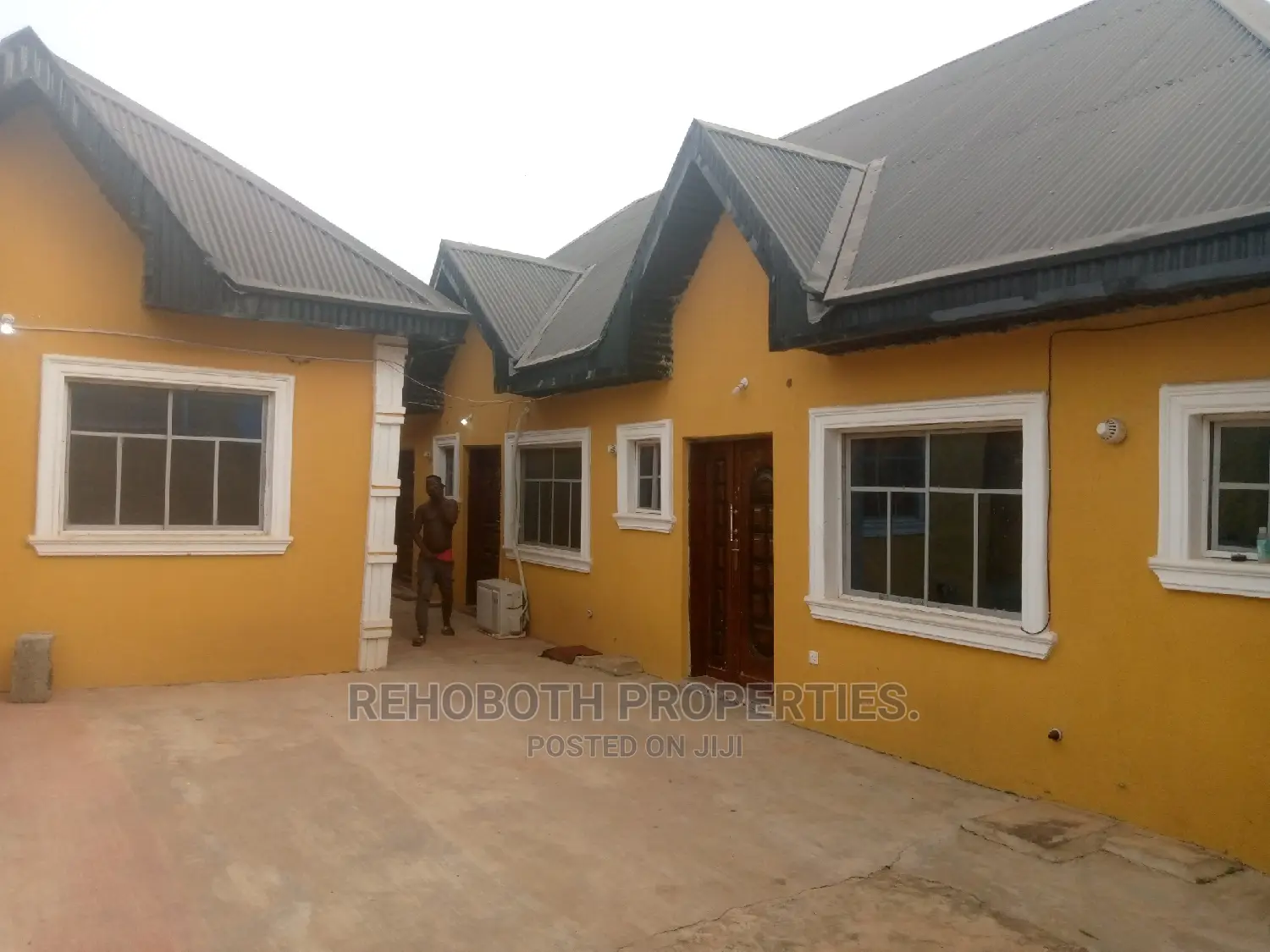 4bdrm Bungalow in Kuola Estate, Ibadan for sale