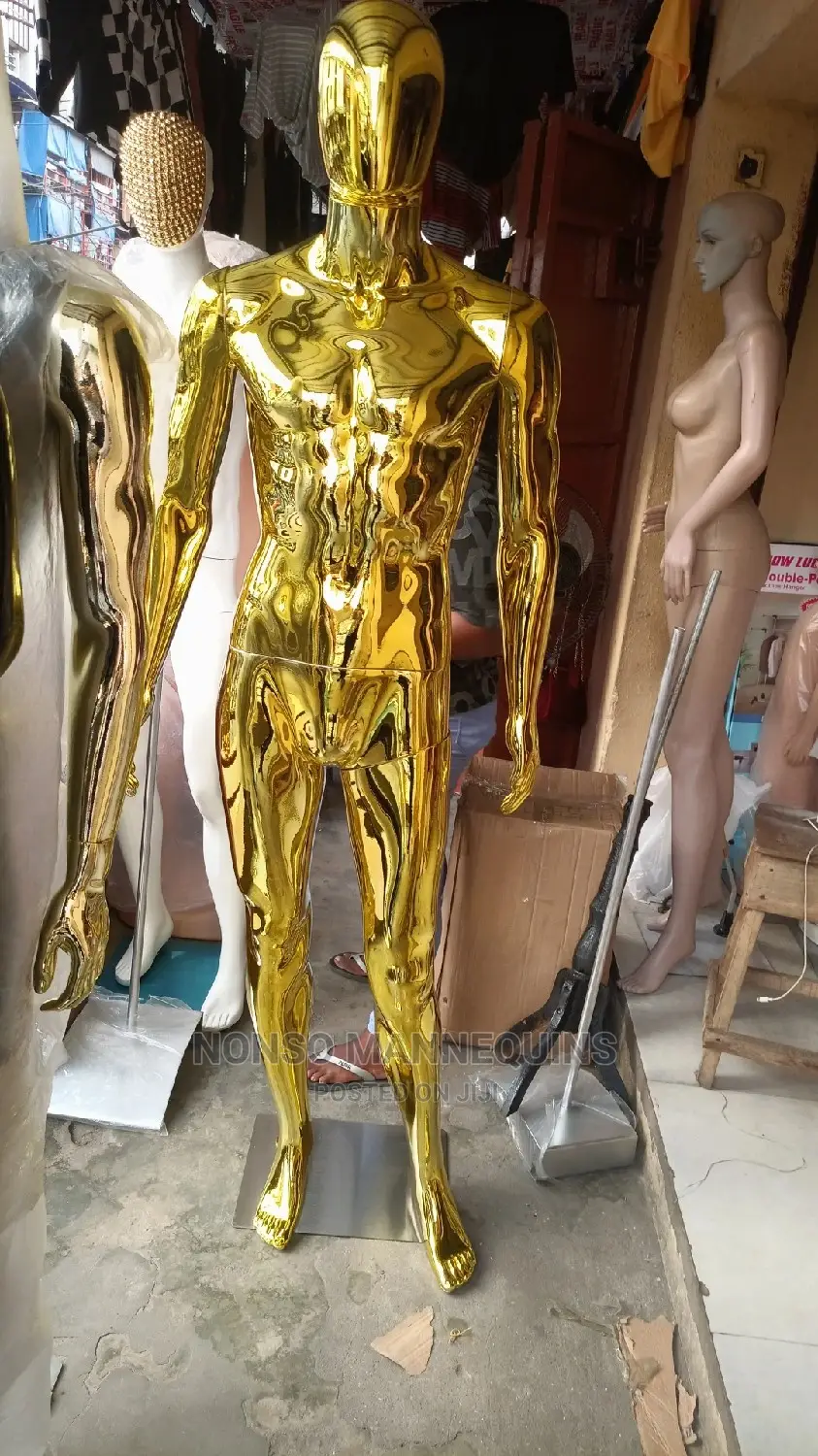 Full Body Faceless Male Gold Chrome Detachable MANNEQUIN