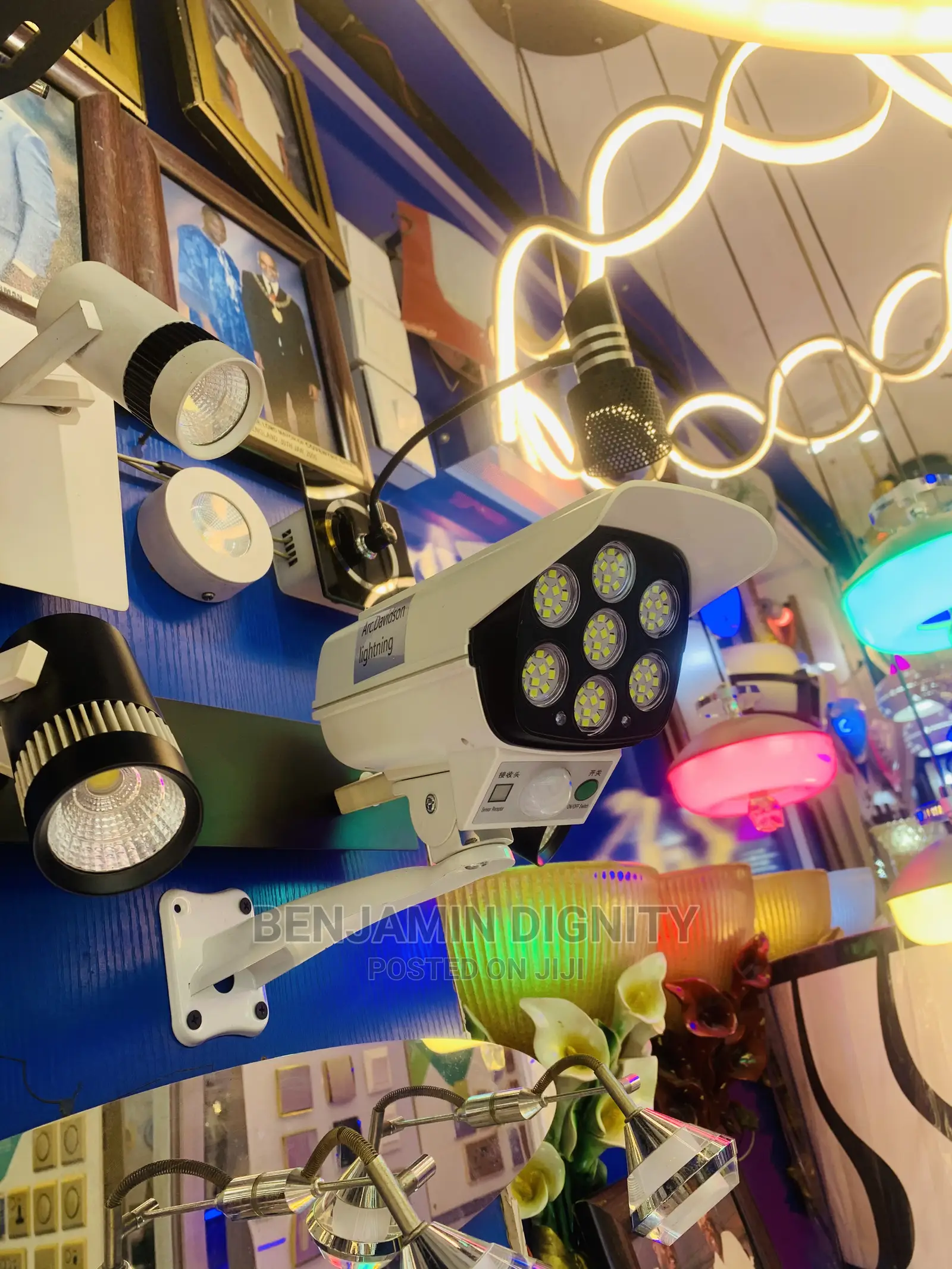 High Quality CCTV Camera  Shape Solar Outdoor Lamp 
