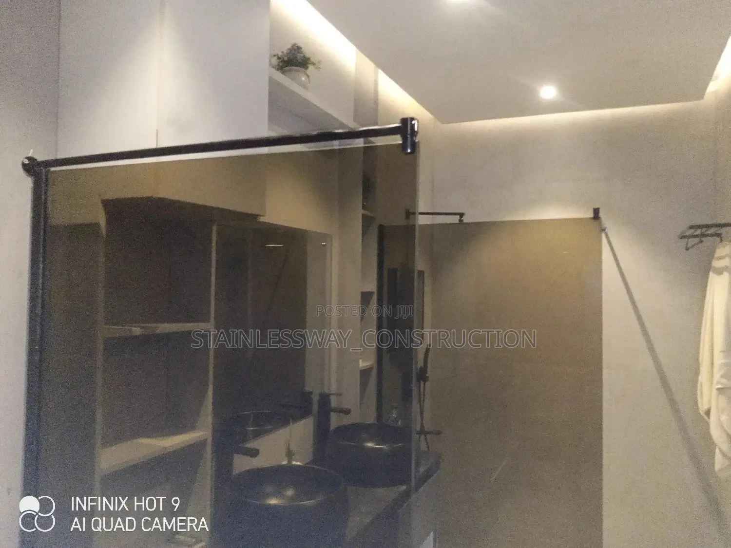 Tinted Shower Cubicle (10mm Plan Glass)