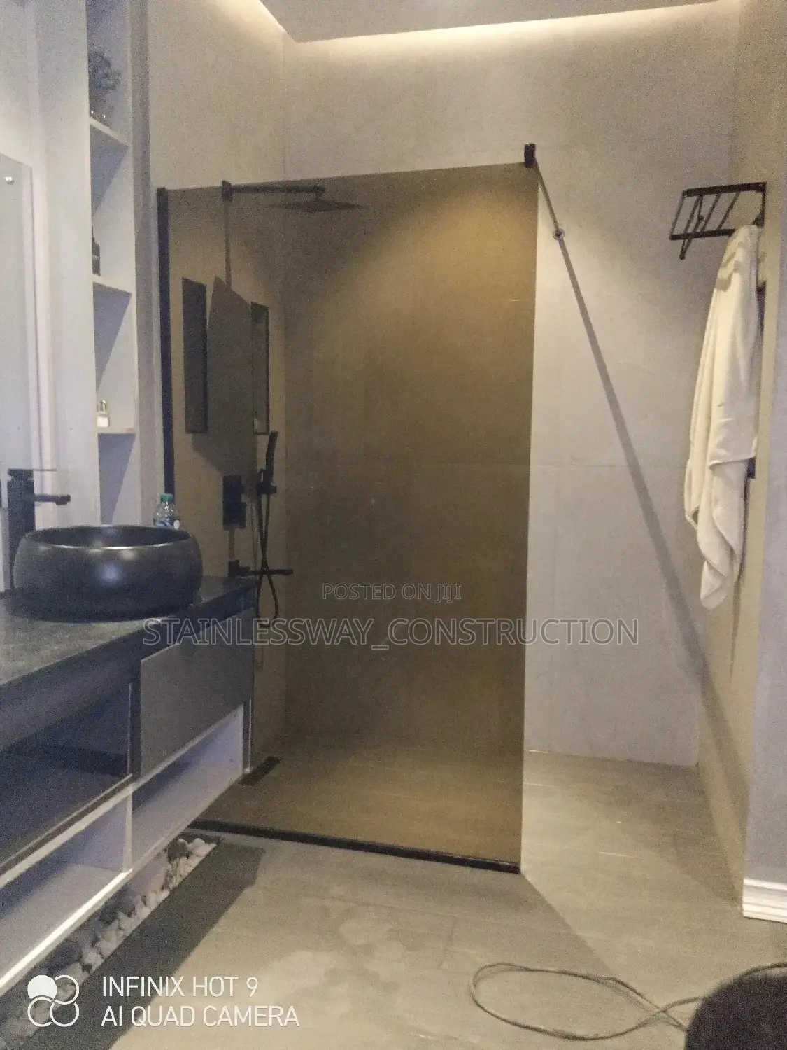 Tinted Shower Cubicle (10mm Plan Glass)
