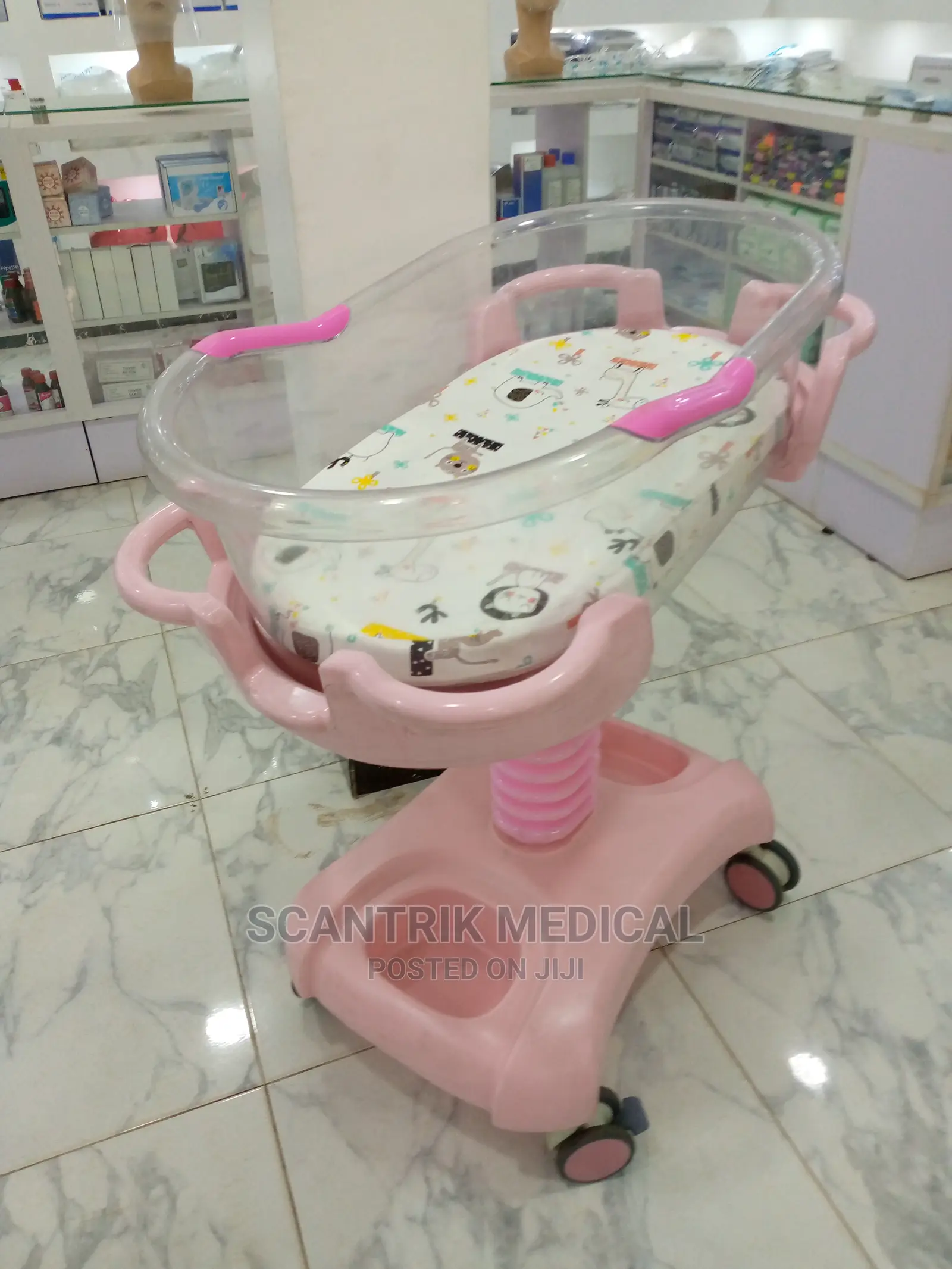 Height Adjustable Baby Bassinet With Trendelenburg