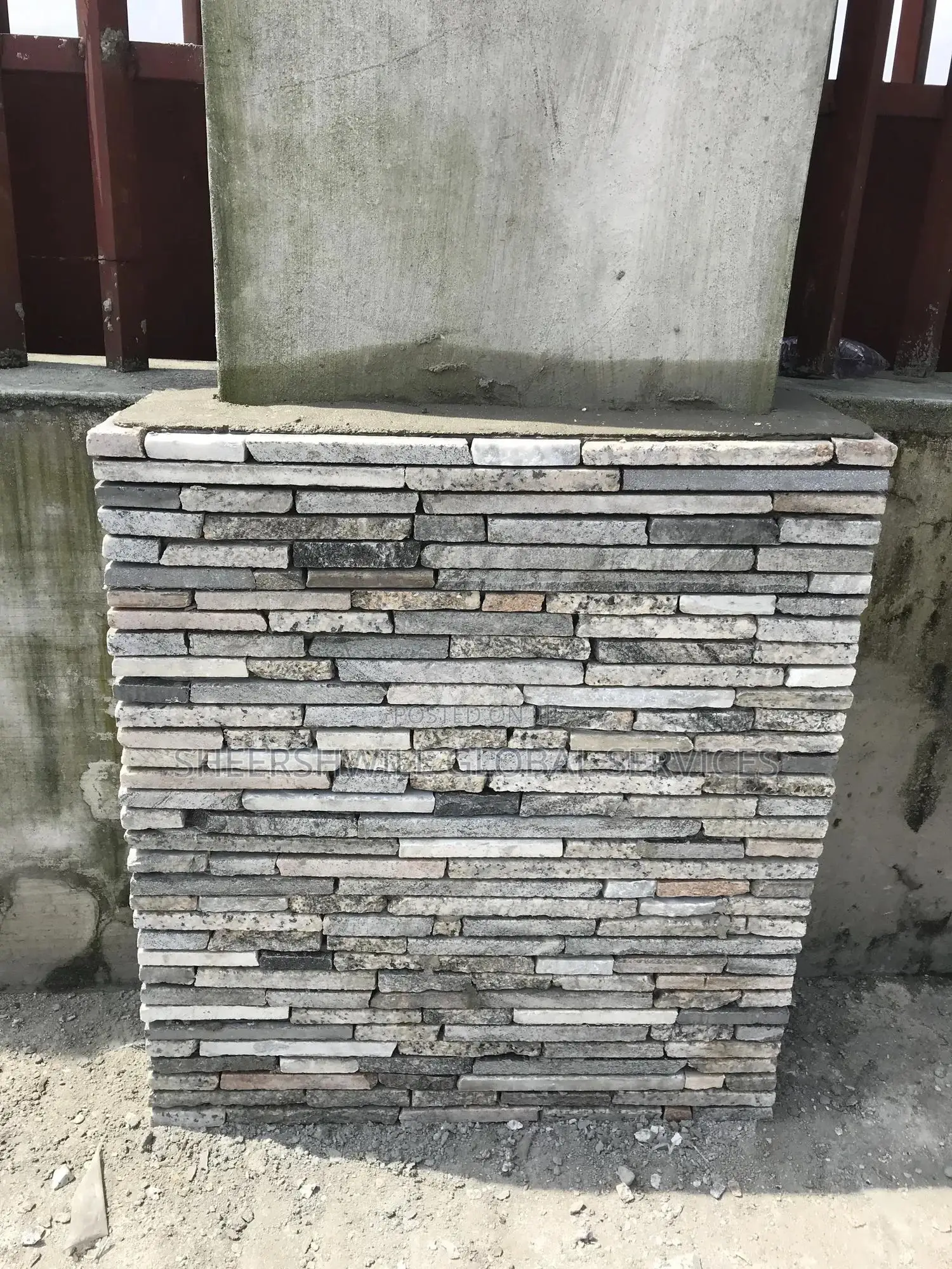 Paradiana , Crack Marble and Granite Stone 'London Star'