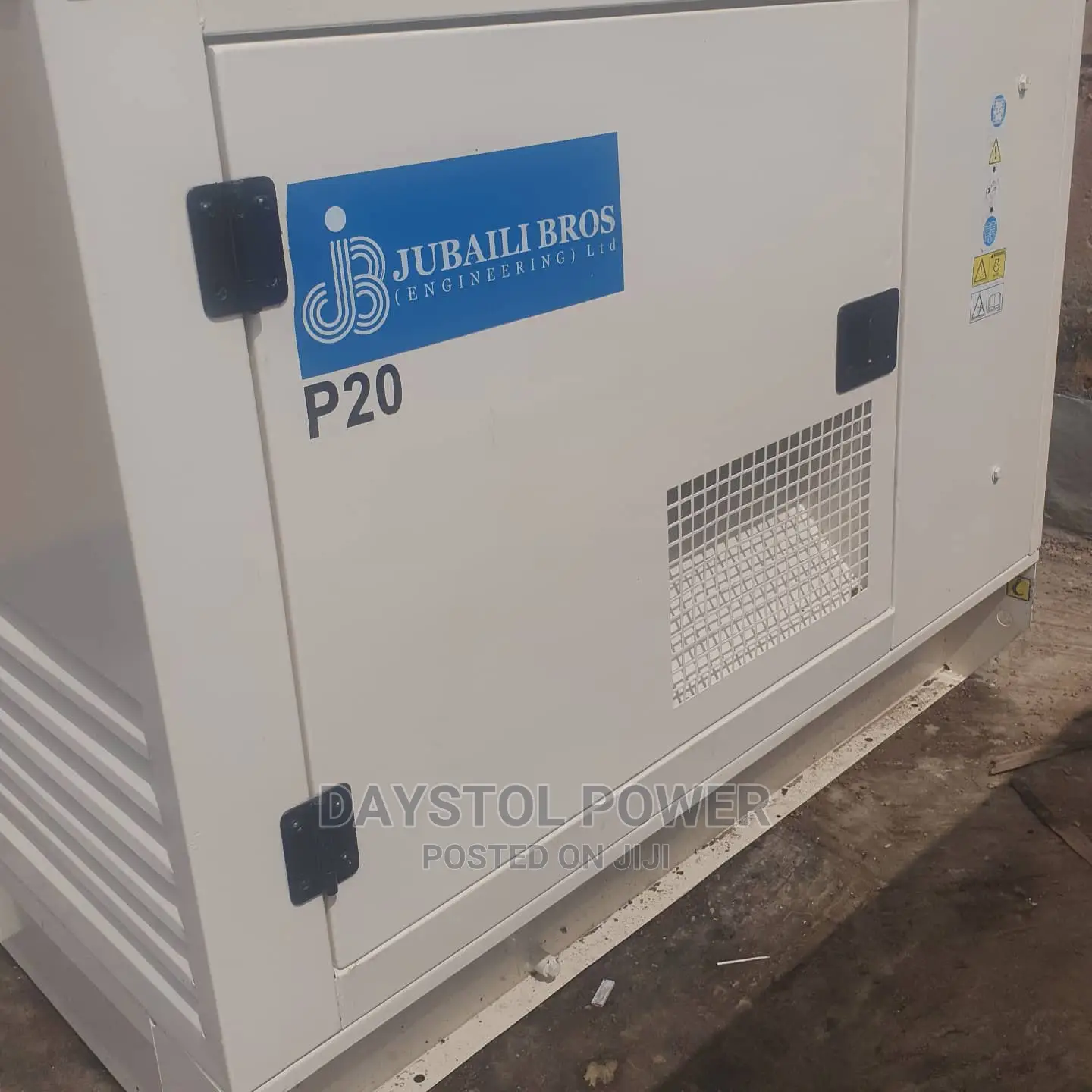 Super Clean 20kva Uk Perkins Jubaili Soundproof Diesel Gen.