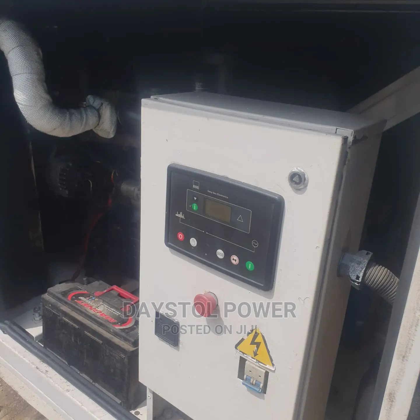 Neat 15kva Uk Perkins Jubaili Soundproof Diesel Generator