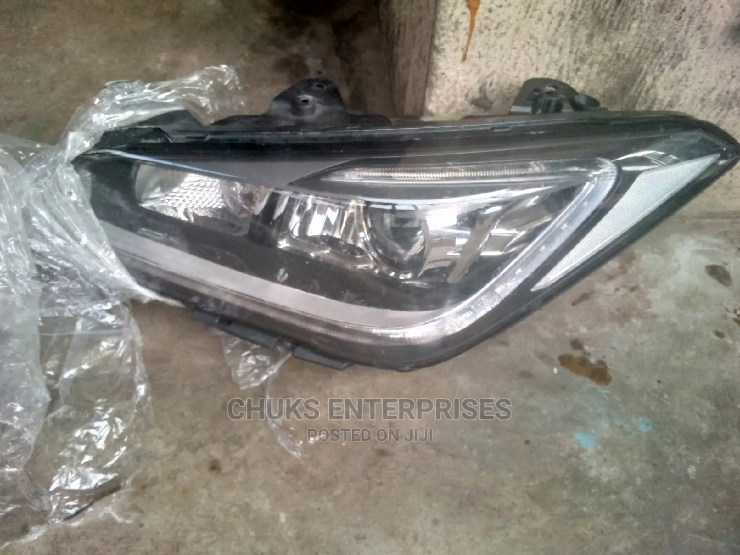 Hyundai Genesis 2017 Headlight