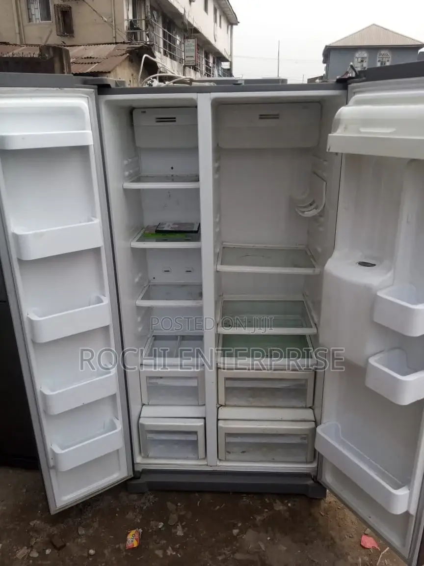 Bible Door Refrigerator With Dispenser