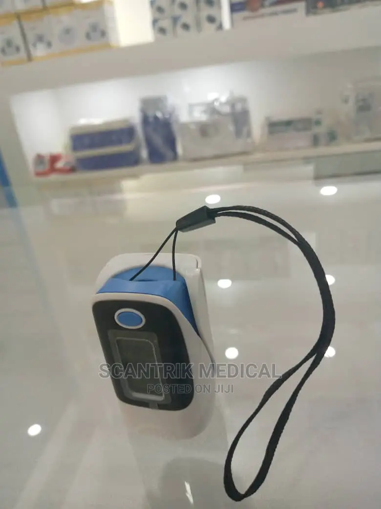Smart Battery Accurate Finger Clip Blood Oxygen Oximeter