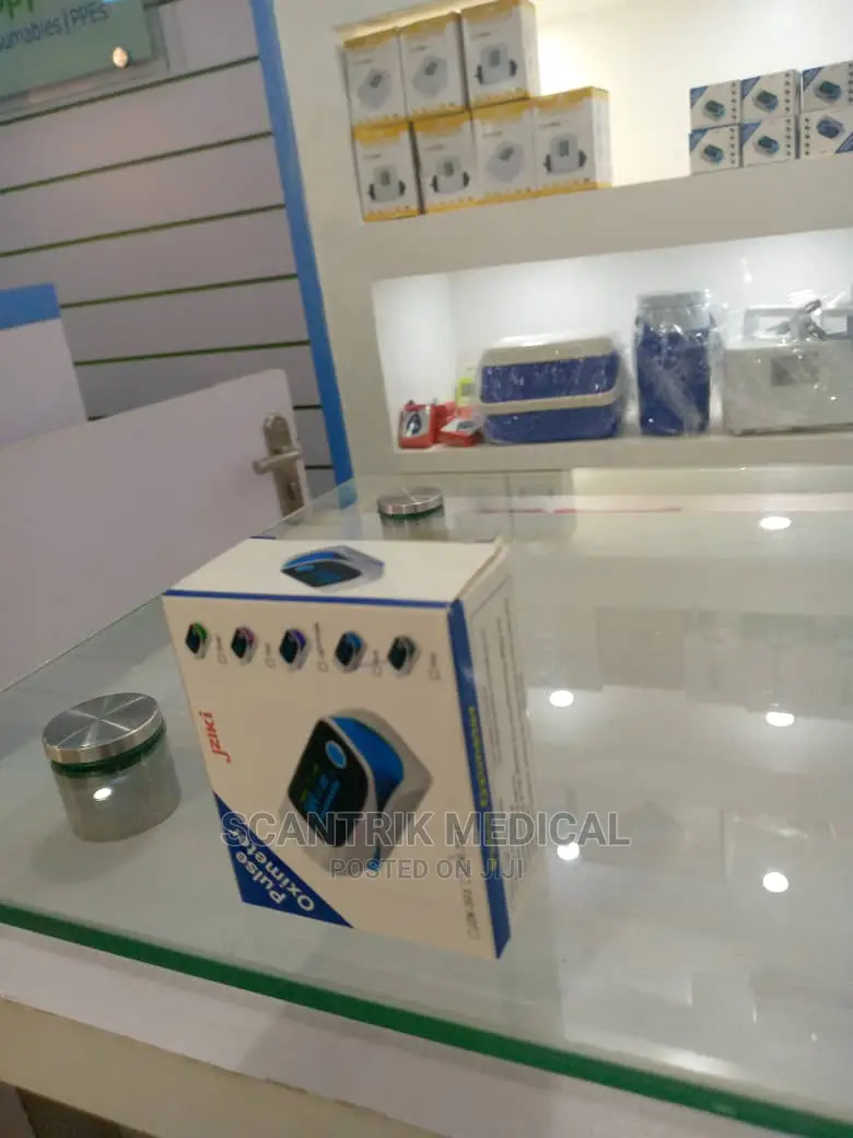 Smart Battery Accurate Finger Clip Blood Oxygen Oximeter