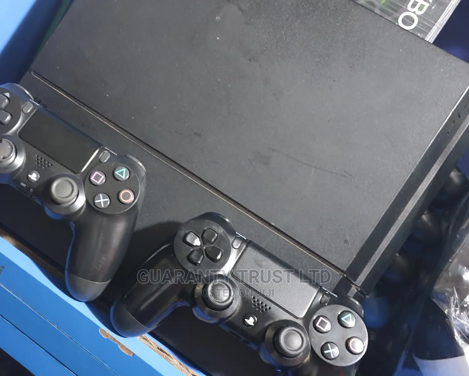 Ps4 Console + 2 Pads +Fc 26 & 8 Latest Games