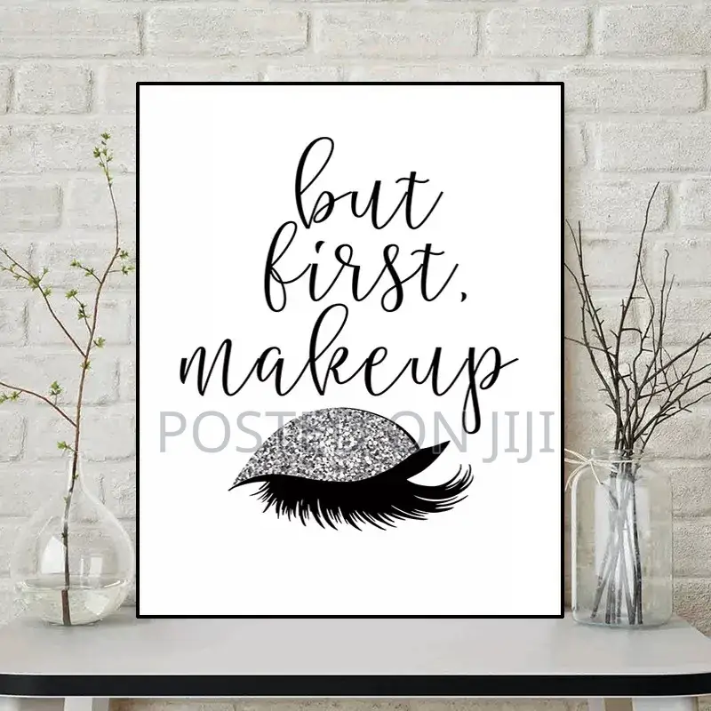 Morden Fashion Eyelash Wall Decor