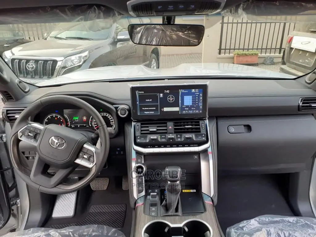 New Toyota Land Cruiser 2025 Silver