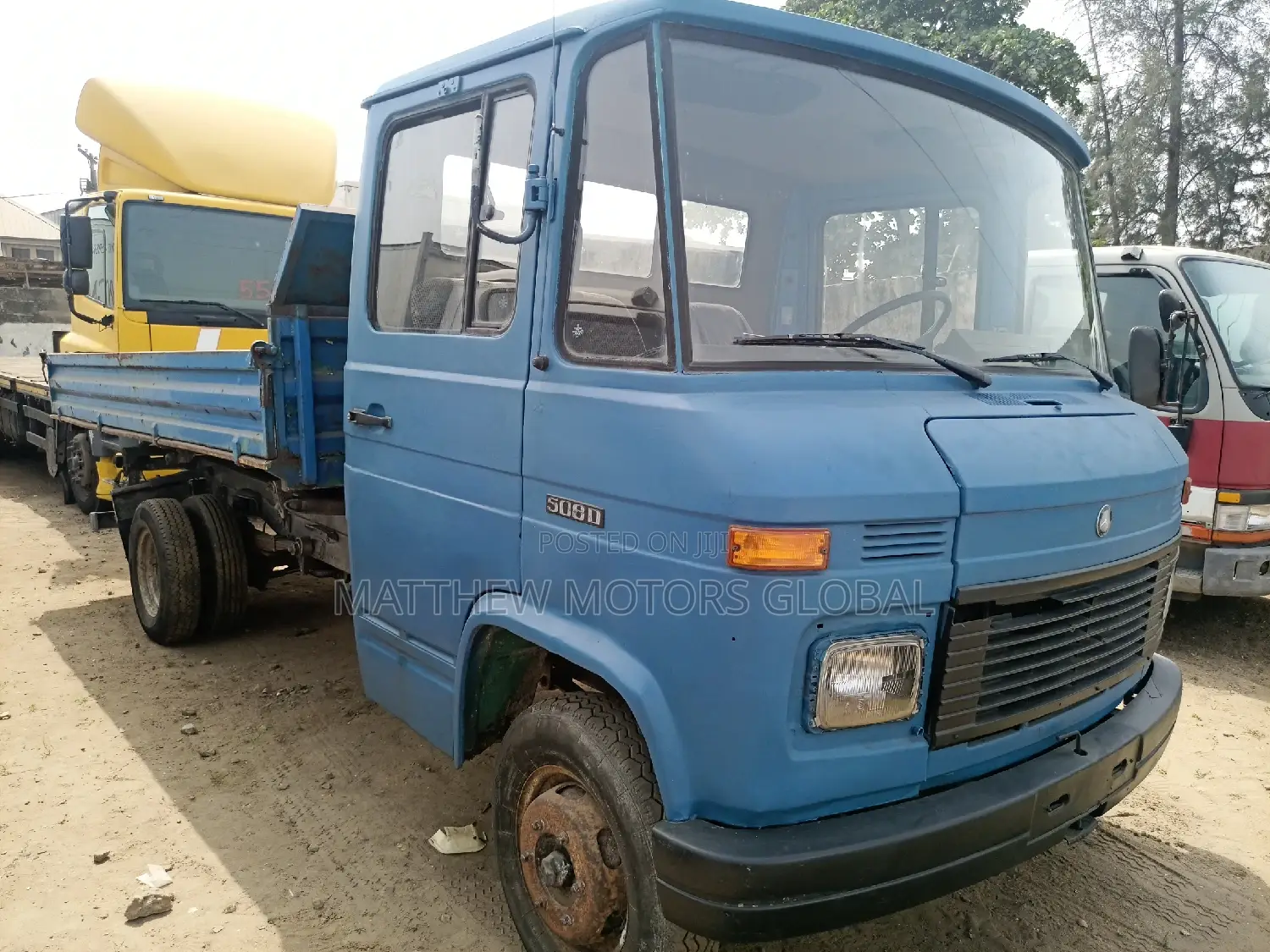 Mercedes-Benz 508 Tipper