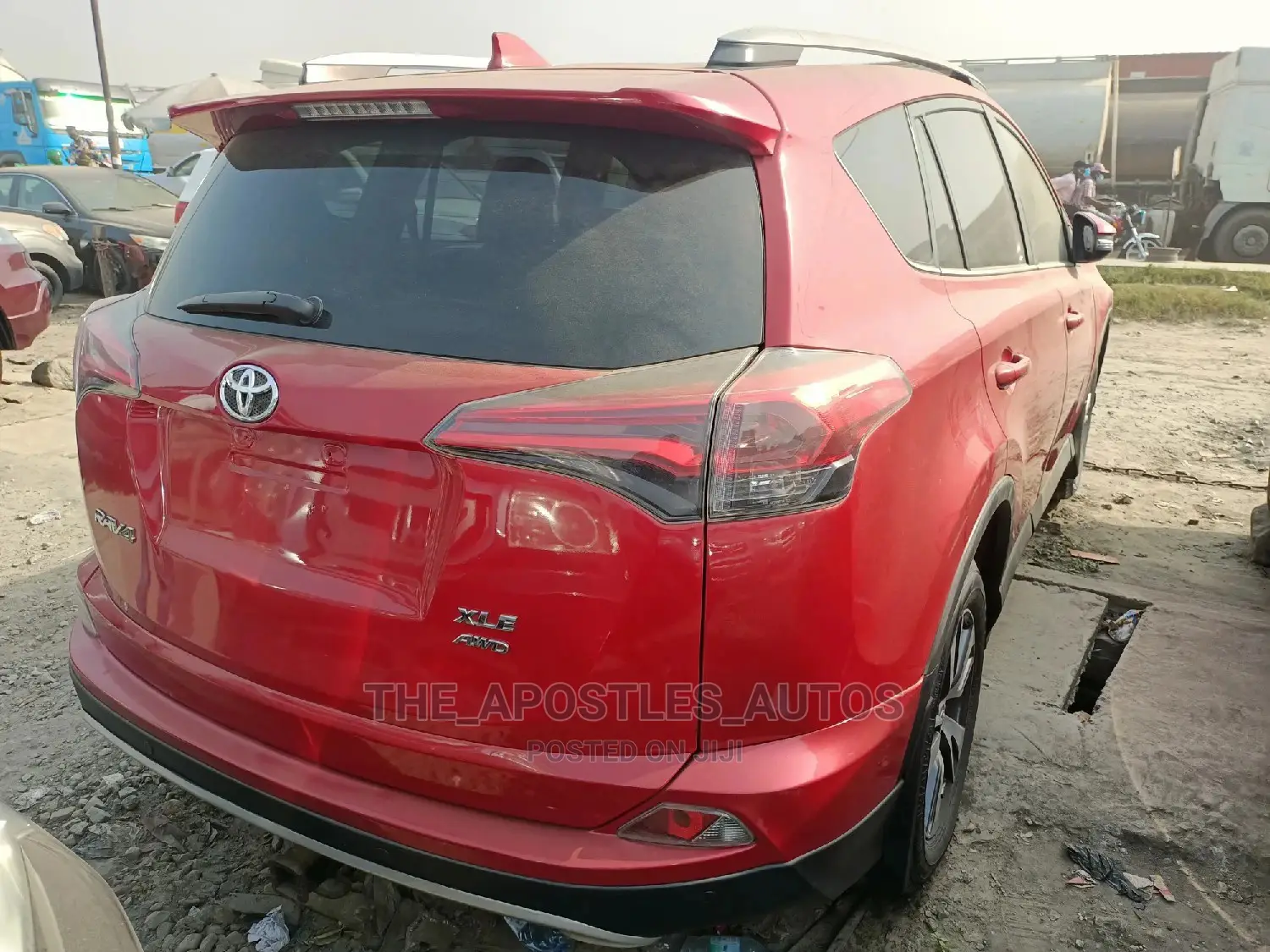 Toyota RAV4 XLE AWD (2.5L 4cyl 6A) 2017 Red