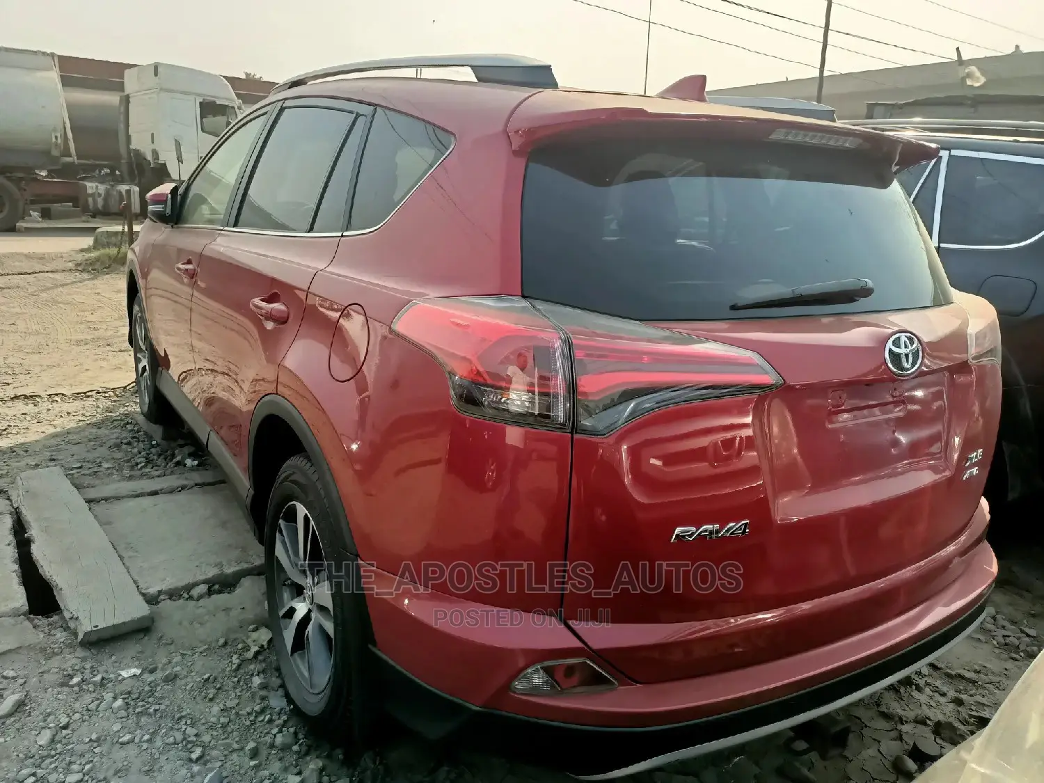 Toyota RAV4 XLE AWD (2.5L 4cyl 6A) 2017 Red
