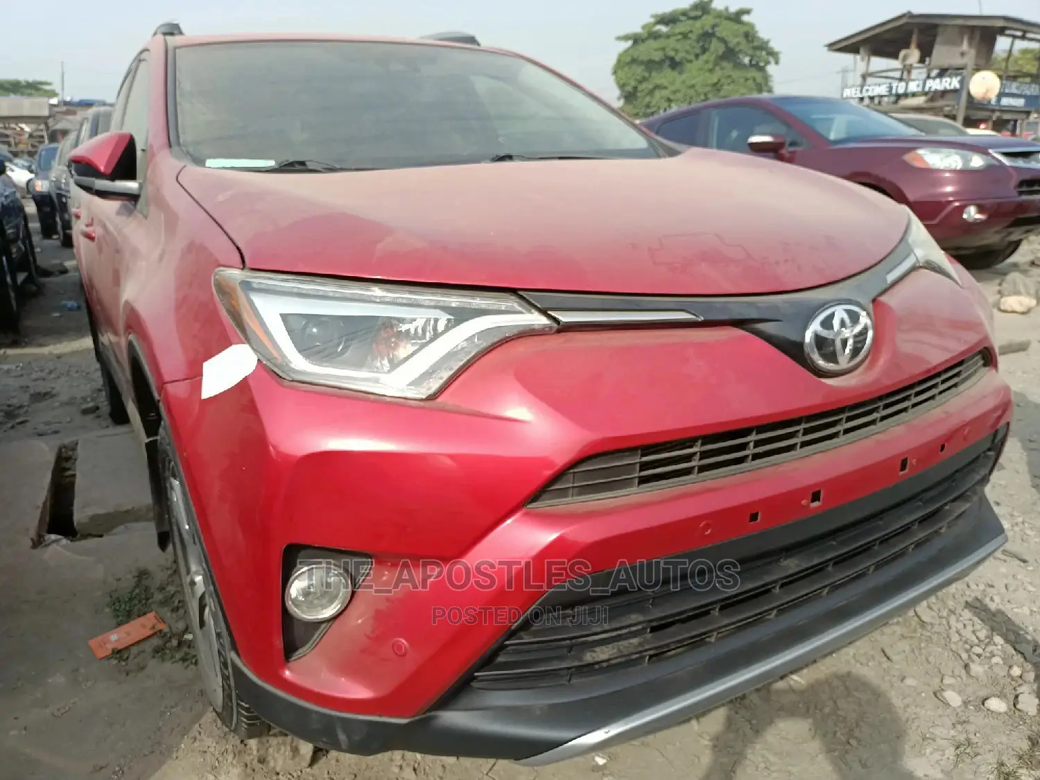 Toyota RAV4 XLE AWD (2.5L 4cyl 6A) 2017 Red