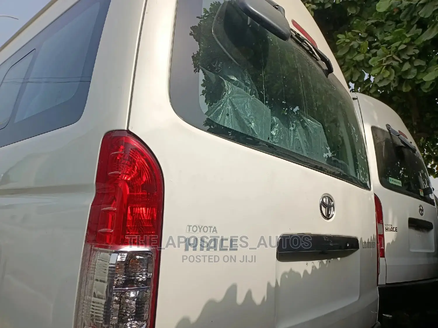 Toyota HiAce 2014 White