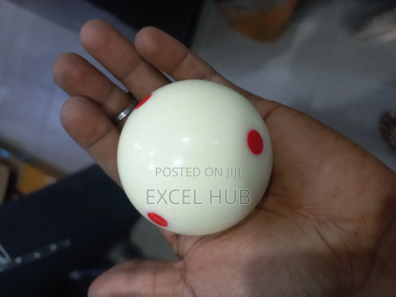 White Cue With Red Dot XSP
