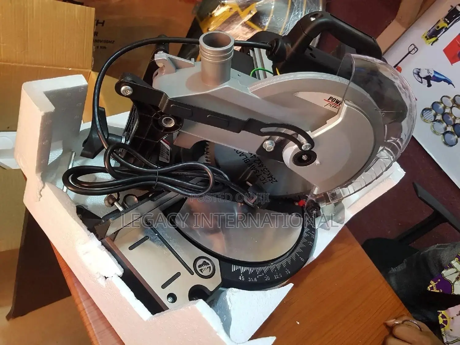 Miter Saw 1800w